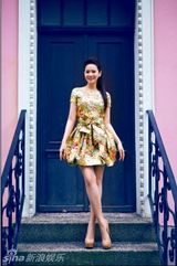 组图：伊能静情人节甜美等爱 告别五年单身