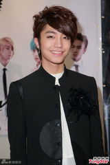 组图：韩国组合BeatWin来港 最想合作成龙草蜢