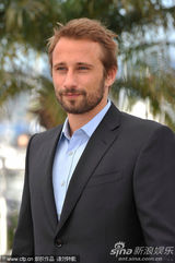 组图：《锈与骨》发布会 歌迪亚遭马提亚斯揩油