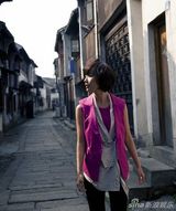 幻灯图集：王珞丹登国际一线杂志 演绎时尚复古风情