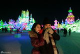 组图：洪欣张丹峰拍冰雪写真秀欢乐甜蜜