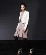 高清组图：金雅中秋装写真野性干练 秀高挑身材