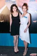 组图：张智霖亮相《冲2》庆功会 吴卓羲显老相