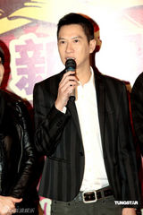 高清图：中孝介等助阵海派春晚 成龙周立波对侃