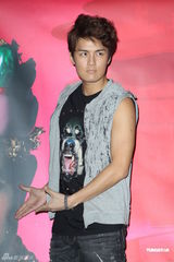 组图：郭富城个唱变型金刚舞台华丽震撼