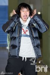 组图：Niel等随《少林寺》出发前往中国