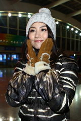 组图：陈慧琳否认春晚节目遭删 力挺冯小刚