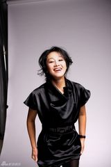 高清图：王姬女人四十媚态重生 长发高盘显冷艳