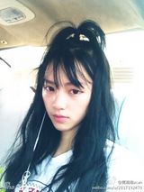 组图：武大女神微博走红 清新甜美运动风