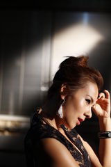 组图：蔡妍发行首张国语大碟 尽显性感魅惑