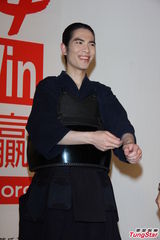 组图：虫虫恐吓案有进展 老萧展现剑击技术