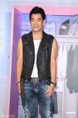 组图：任贤齐新片中年出柜 范晓萱不排斥三人行