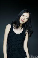 组图：疑似李亚鹏激吻女私照 容貌清纯可人