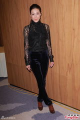 组图：钟嘉欣陈展鹏等主演齐聚 萧正楠否认绯闻