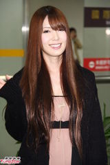 组图：日本女星波多野结衣低调赴台