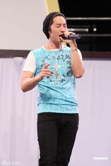 组图：萧亚轩昆凌等港台百位明星同台为公益开唱