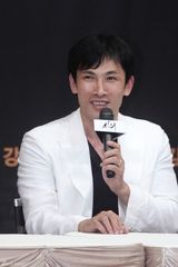 高清组图：李敏镐金喜善等出席《信义》发布会