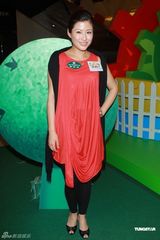 组图：前港姐周家蔚大肚亮相 望明年追生女儿