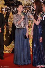 组图：群星亮相金像红毯 汤唯领衔众女星斗艳