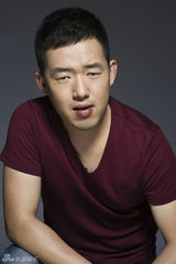 组图：童振军萌系写真 表情多变展魅力