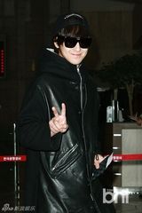 组图：金汎(金范)复工赴日宣传《那冬》笑容洋溢幸福