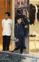 组图：孙俪不惧离婚传闻逛街 逛童裙疑二胎为女