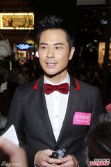 组图：郑嘉颖佘诗曼旧爱同台疑似复合