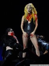 高清组图：Gaga开唱再进化 三点喷火尺度惊人