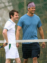 幻灯：贝克汉姆机场轻装现身 朱莉皮特外出就餐