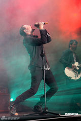 幻灯图：林肯公园主唱切斯特携新团台北激情开唱