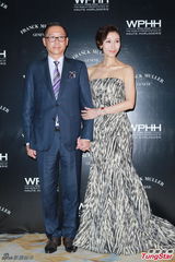 组图：李嘉欣与夫恩爱亮相 张智霖不介意妻旧事