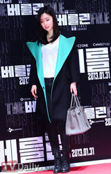 组图：全智贤新片《柏林》首映 李秉宪SJ等力挺