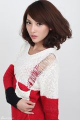 组图：王梓诺红衣贺新春 《孔雀翎》闹热春节