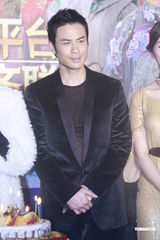 组图：《深宫谍影》首发 郑嘉颖亮相甘婷婷飙泪