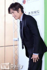 组图：李秉宪亮相影像委员会宣传大使委任式