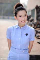 组图：女演员罗忆楠曝新写真 演绎初夏的清新