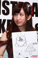 组图：AKB48台湾握手会卖萌 大赞美食成吃货