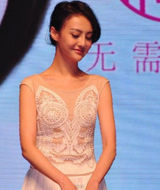 组图：郑爽承认整容与恋情 曾被拍五官变立体