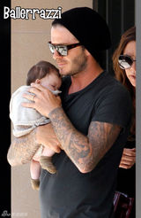 组图：贝克汉姆千金首曝光 小脸肉嘟嘟可爱至极