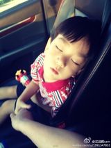 组图：最帅潮爸萌娃走红 潮萌不输林志颖父子