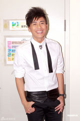 幻灯图：马浚伟回应女友半亿身家 黄宗泽鼓励胡杏儿