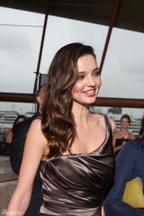 高清组图：米兰达-可儿性感亮相澳洲艺术学院奖