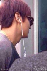 组图：李敏镐抵京备战春晚 引发机场拍照狂潮