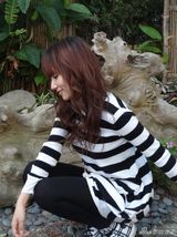 组图：刘惜君田园写真曝光 甜美微笑展清新气质