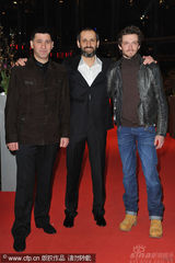 幻灯：电影节主席捧场《如何结束这个夏天》首映