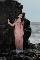 高清组图：黄小蕾越南拍摄大片 演绎异国浪漫风情