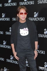 高清组图：谢婷婷等出席时尚派对 已经很久没见侄子