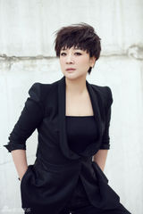 组图：陈小艺短发写真显别样魅力