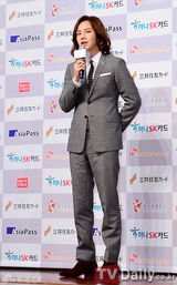 组图：韩星张根硕成日本银行卡宣传大使亲切亮相