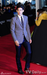 组图：朴信惠昌珉等助阵《特种部队2》VIP首映